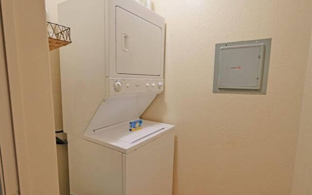 3407 Pine Hill 2 Bedroom Home by RedAwning