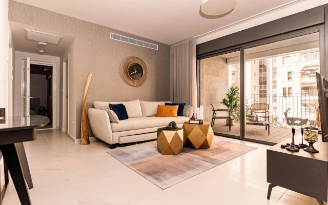 Central and Luxury New 2BR&2Bth - Private Parking