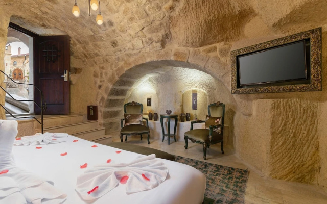 Elysion Cave Suites