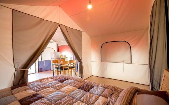 Four Seasons leisure town - Glamping