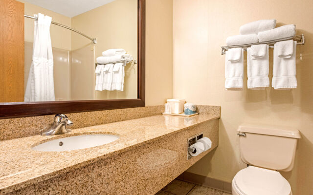 Comfort Suites Monaca