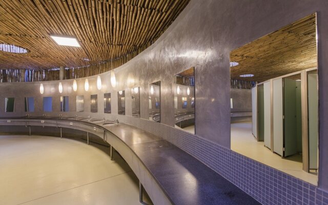 Hu Park Albatros Village