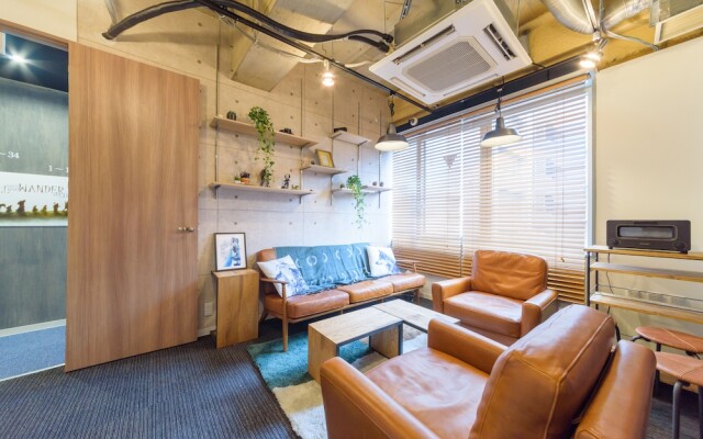 withB Hostel Suitengumae