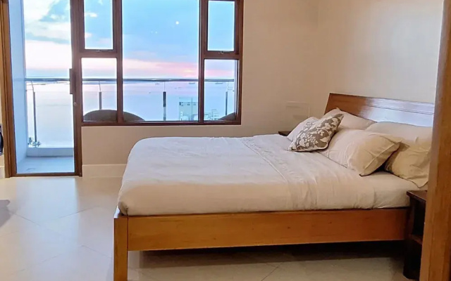 StayLuxia Manilabayview