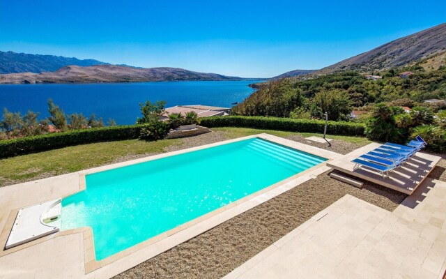 Amazing Home in Pag With 5 Bedrooms, Wifi and Outdoor Swimming Pool