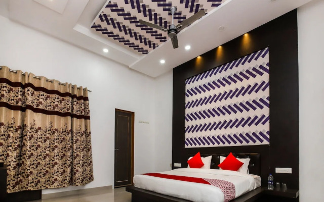 OYO 19456 Hotel Shagun Palace