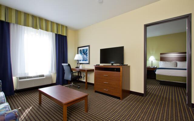 Holiday Inn Express Hotel & Suites Denver East-Peoria Street by IHG