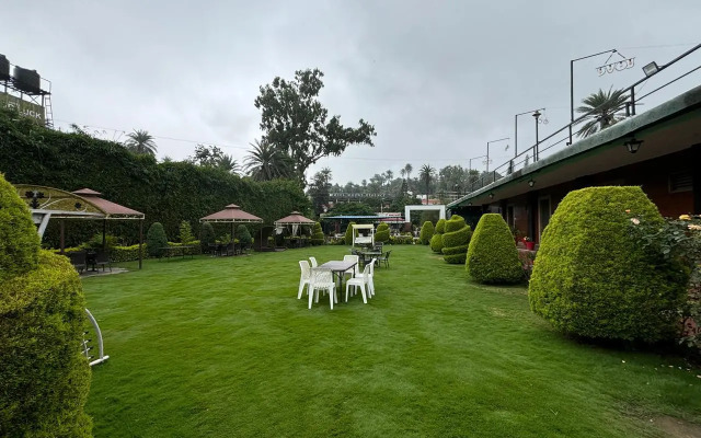 Royal Garden Retreat