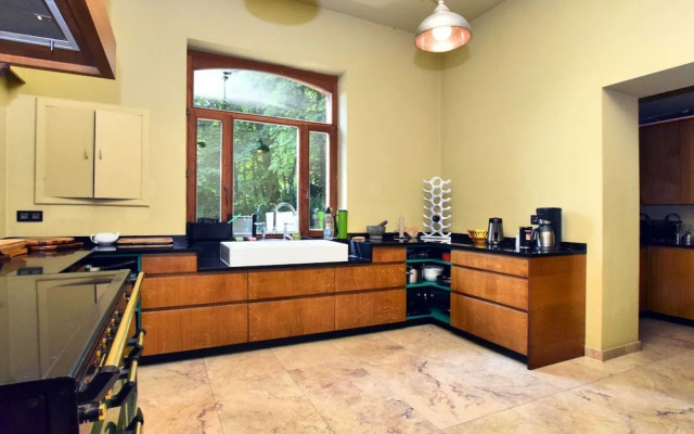 A Beautiful Art Nouveau House With an Enormous Garden