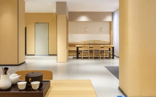 Huasheng Yiju Hotel (Jinhua Road Branch)