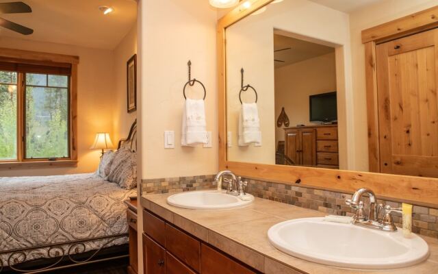 6506 Settlers Creek Townhomes by RedAwning