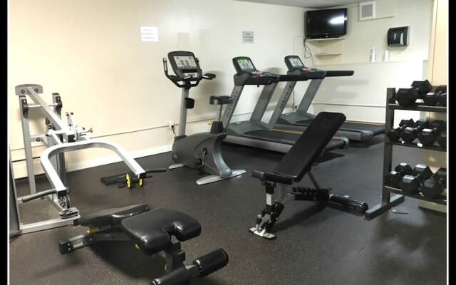 Pelicanstay in Burnaby Lake