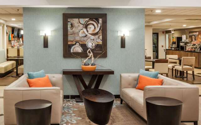 Wingate by Wyndham Chicago Schaumburg