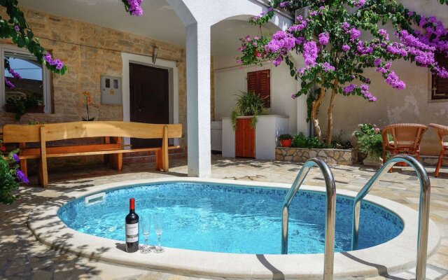 Fascinating Apartment in Medulin near Beach