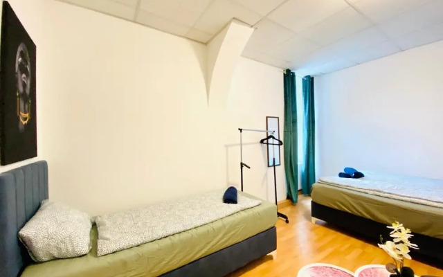 Stylish Shared 3-Bedroom Stay Near City