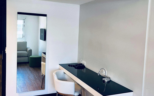 ibis styles Montevideo Biarritz Hotel