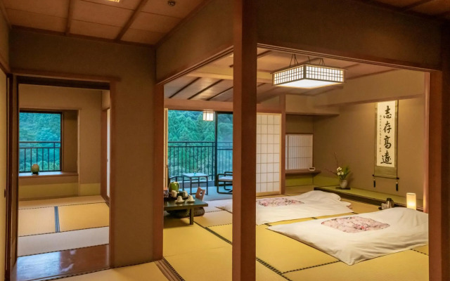 Yamanaka Spa Hanatsubaki