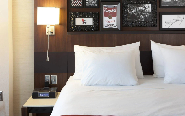 Delta Hotels by Marriott Milwaukee Northwest