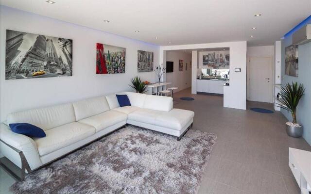 Modern Frontline Puerto Banus Apartment M2