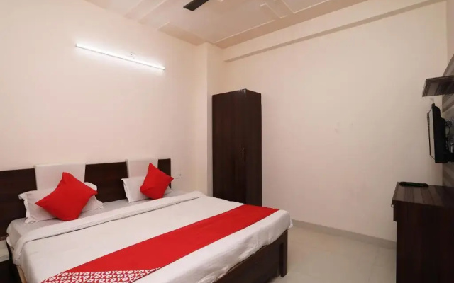 Oyo 39767 Hotel Av Plaza