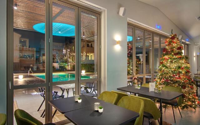 Ellopia Point Hotel