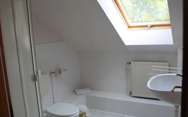 Geraeumige Ferienwohnung in Boddin mit Garten