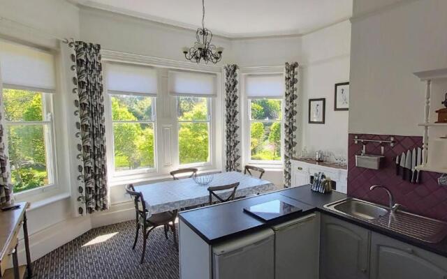 Clarence House Apartments