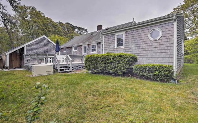 Spacious Getaway W/deck - Walk to Nantucket Sound!