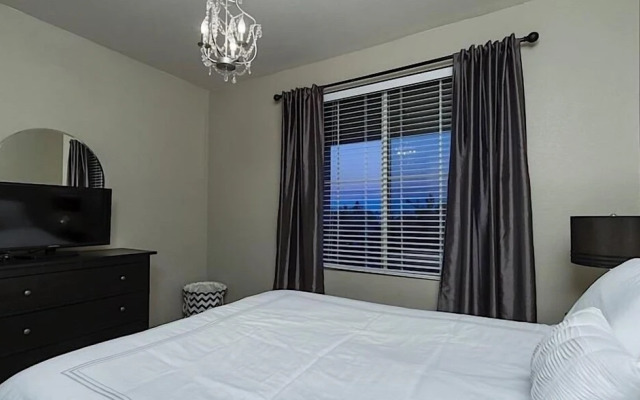 Heart of Phoenix By Signature Vacation Rentals