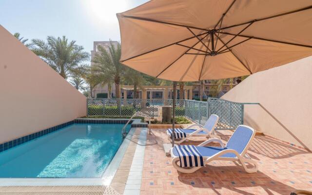 Luxury 300m2 Townhouse. Beach, Gym, Private Pool (2)