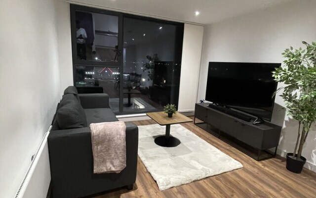 Luxury 2-bed Apartment in Manchester With Parking