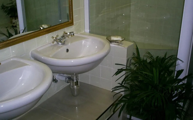 Emerald Guest House Springs