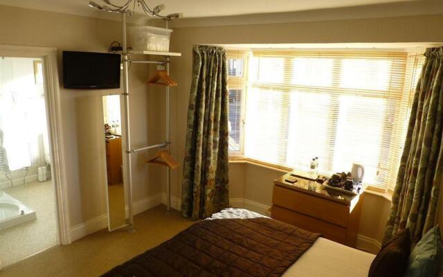 Waters Reach Guest House