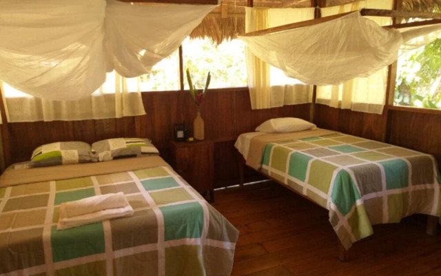 Tres Chimbadas Lake Lodge