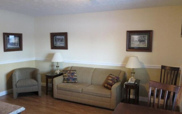 Silverwood Inn & Suites