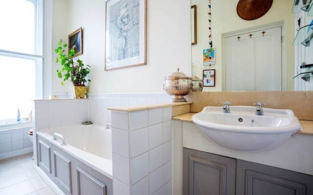 Ships of Sloane Square