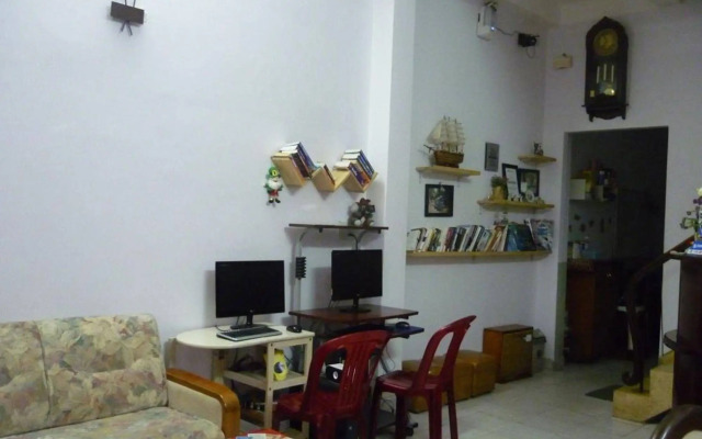 Long Hostel