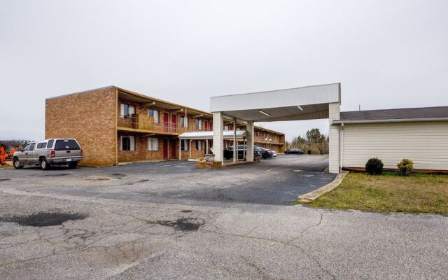 OYO Hotel Mauldin SC South Main Street