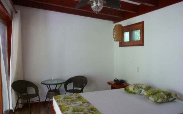 Playa Bluff Hotel