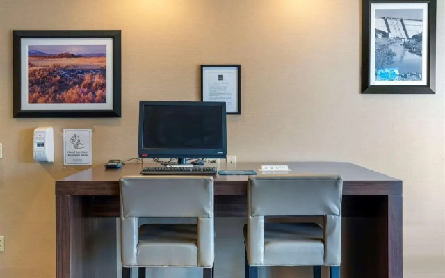 Comfort Suites Redding - Shasta Lake