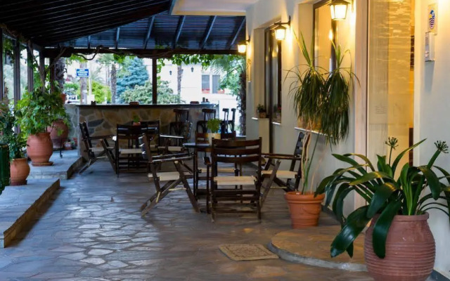 Nepheli Apartments And Studios