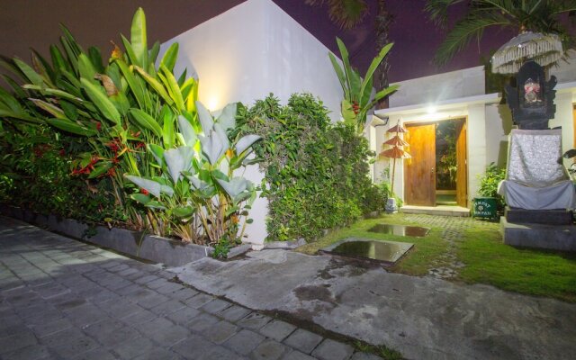 Echo Beach Villa & Apartment