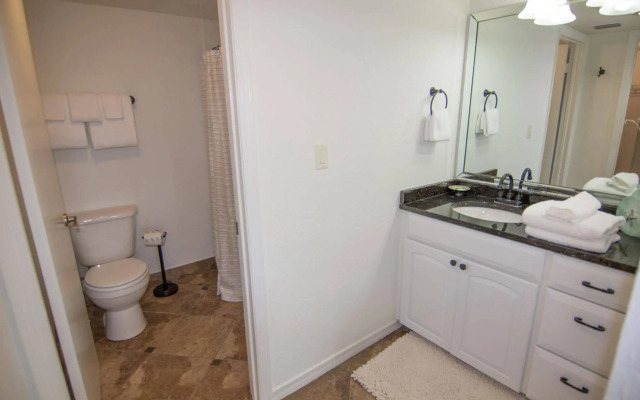 Beachside Towers at Sandestin by Panhandle Getaways
