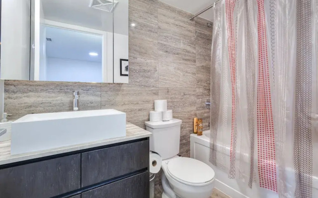 Toronto Escape - The Jasper Suite