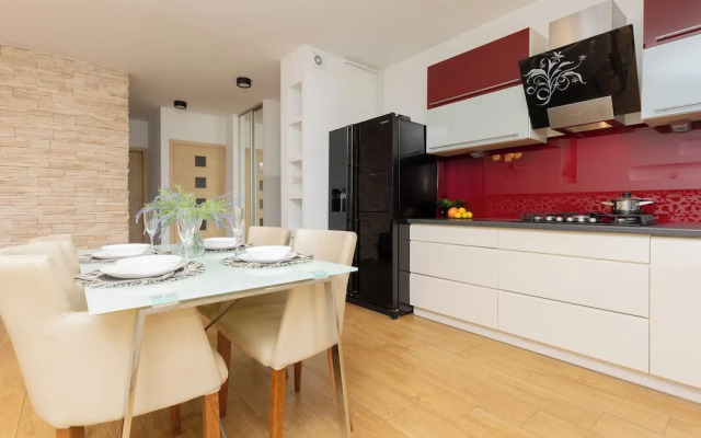 Spacious Targowek Apartment by Renters