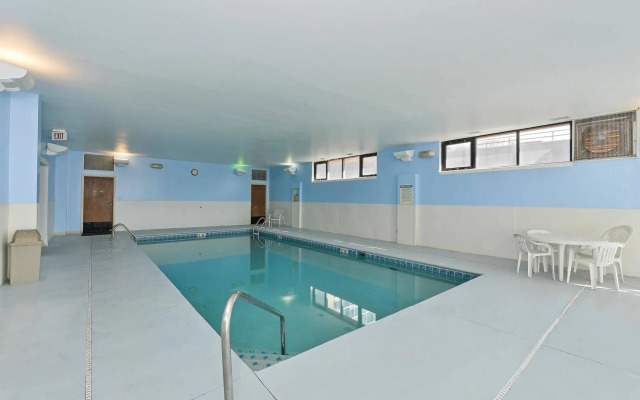 Americas Best Value Inn - Omaha