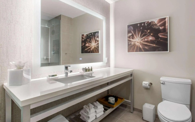 Cambria Hotel Downtown-Center City