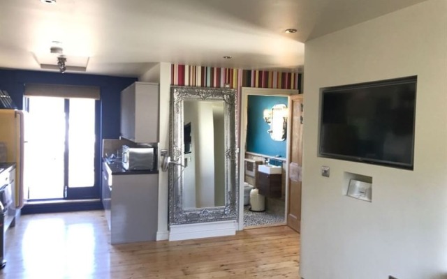 Studio 7 Apartment