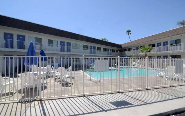 Motel 6 Indio, CA - Palm Springs