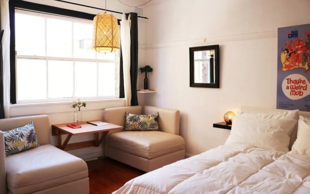 Studio Flat with Shared Rooftop Terrace